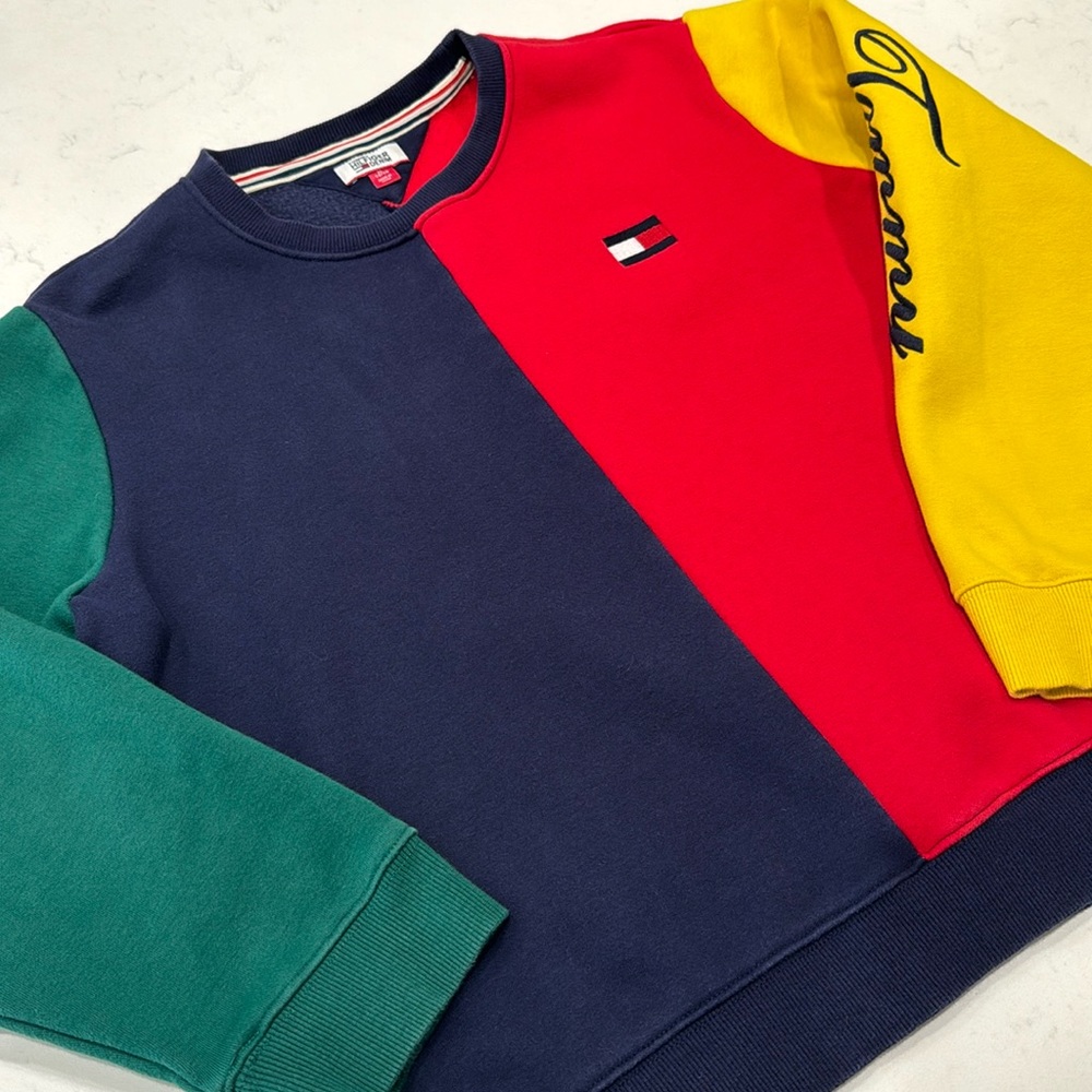 Tommy Hilfiger Color Block Crew Sweatshirt. Early 2000’s.